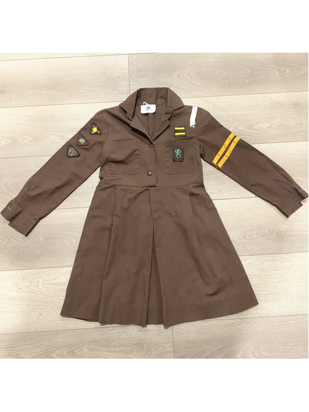 Vintage 1980s Girl Guides Canada Brownie Uniform Dress Sprite Badges Patches